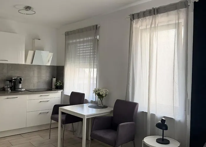 Urban - Self Check In - 公寓